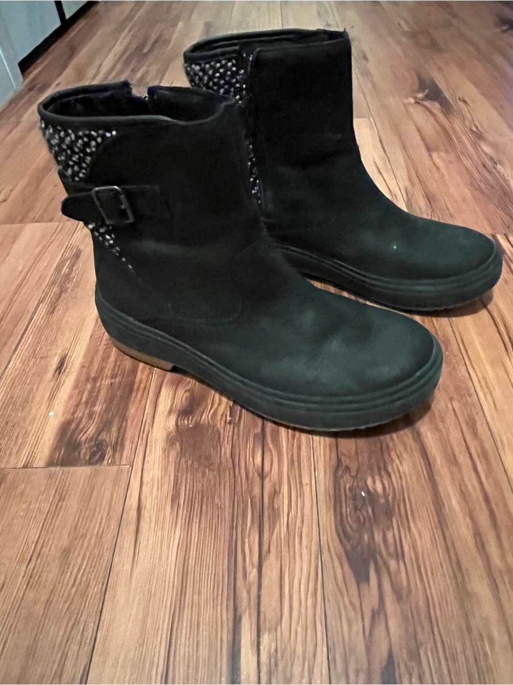 🏔️ Woodland Wanderer: Merrell Holly 2 Waterproof Boots (Size 9.5) 🌲